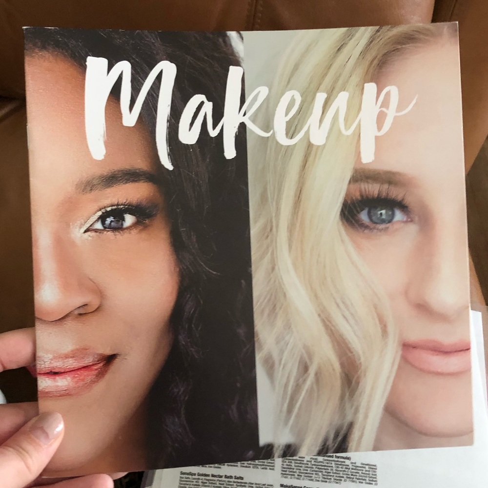LipSense SeneGence Make Up Book by Siara
